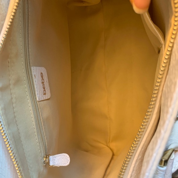 Hand Bag - Picture 10 of 12